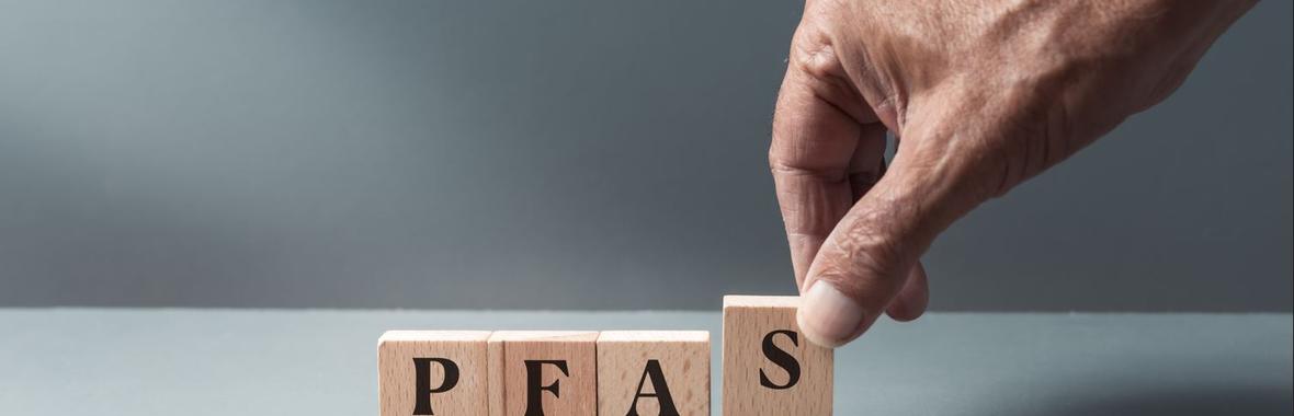 Image bannière de la formation PFAS et qualité de l'eau, quelles stratégies face à la contamination ?