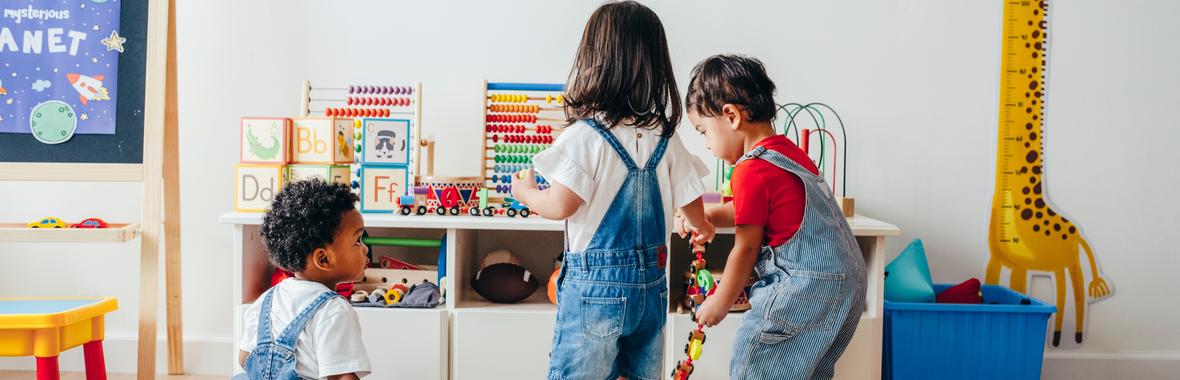 Image bannière de la formation Episode 3. Responsabilités en crèches collectives, clarifier les réponses à apporter aux familles 