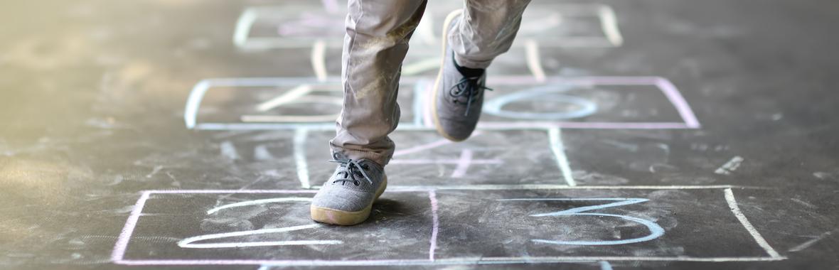 Image bannière de la formation Comment protège-t-on les enfants aujourd’hui ? Une politique publique en quête de sens 