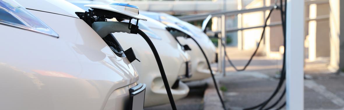 Image bannière de la formation 6 questions pour électrifier sa flotte de véhicules 