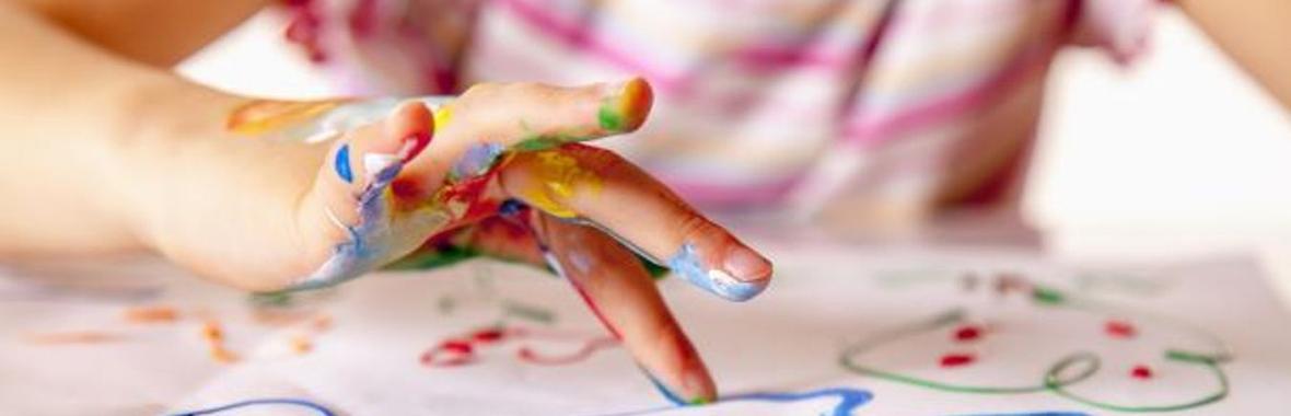 Image bannière de la formation L'éveil artistique, culturel et interculturel du jeune enfant - Axe 1