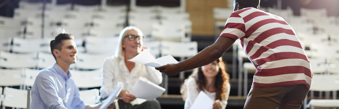 Image bannière de la formation Faire bouger les lignes de la prévention au travail par le théâtre 